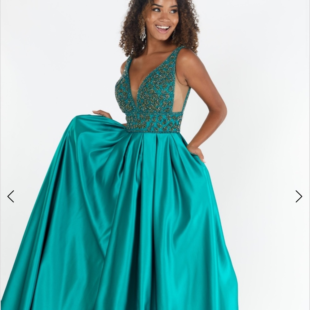 Vienna Prom Deep Aqua Sleeveless V-neck Plunge Gown